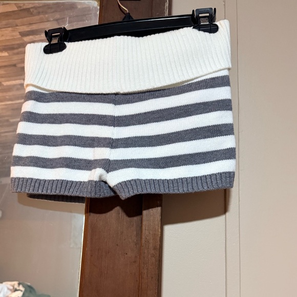 Edikted NWT Saphi Striped Foldover Knit Shorts - Picture 4 of 5